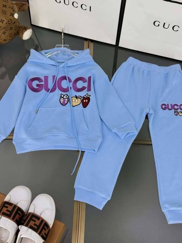 Костюм Gucci