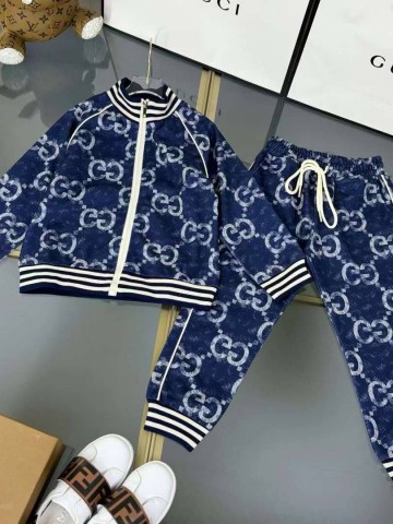 Костюм Gucci