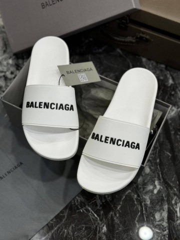 Шлепанцы Balenciaga