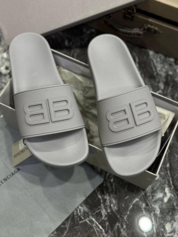 Шлепанцы Balenciaga