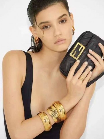 Серьги Fendi