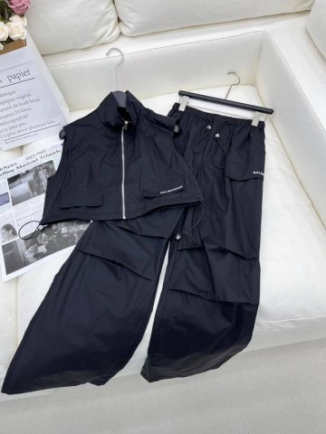 Костюм Balenciaga