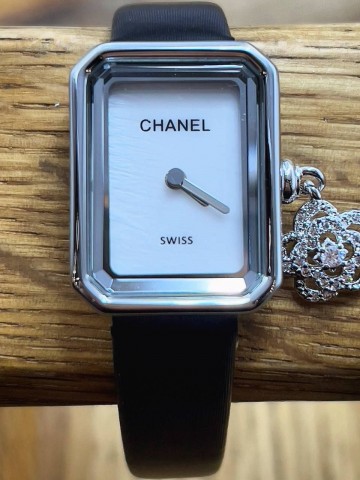 Часы CHANEL