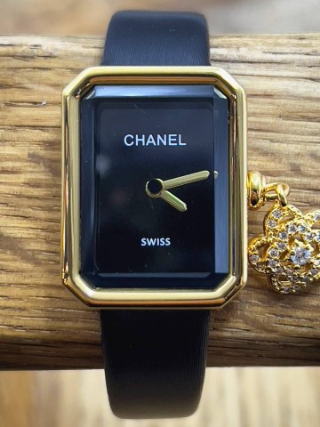 Часы CHANEL