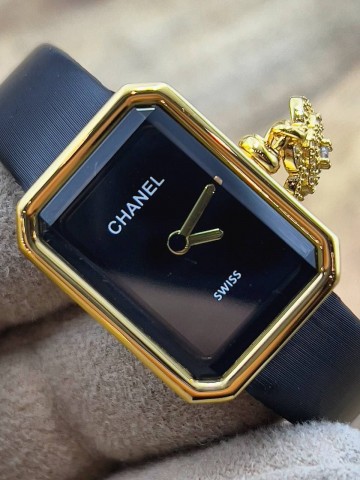 Часы CHANEL