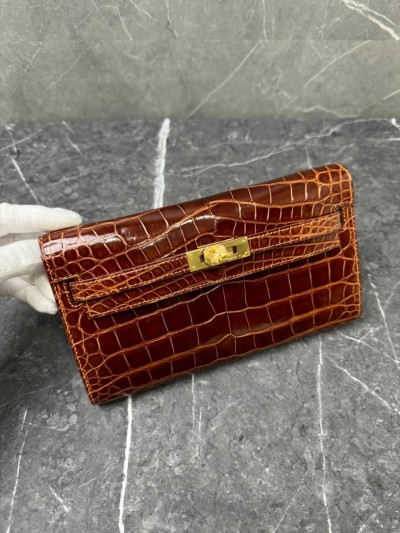 Клатч Hermes из кожи крокодила