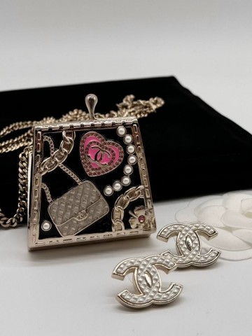 Серьги CHANEL
