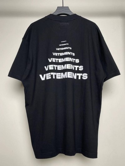 Футболка Vetements