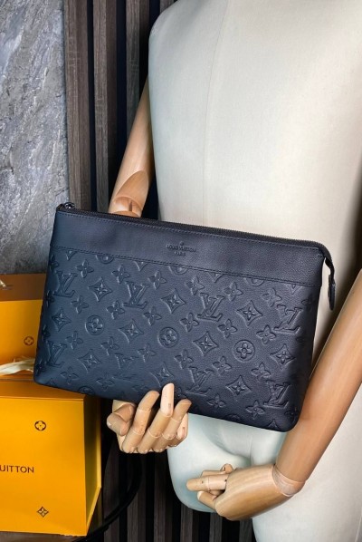 Клатч Louis Vuitton