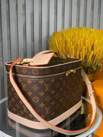 Несессер Louis Vuitton