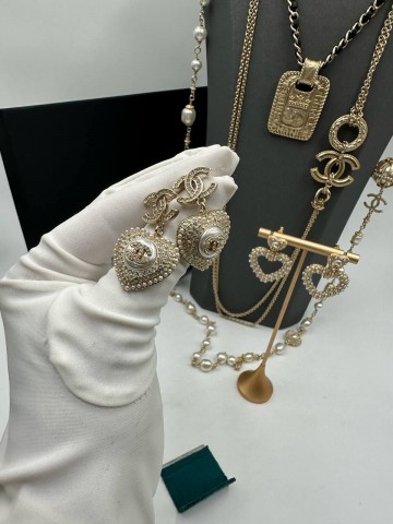 Серьги CHANEL