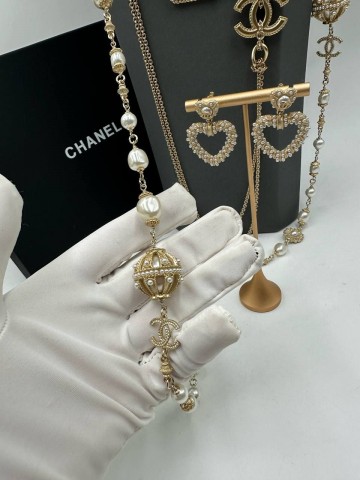 Бусы CHANEL