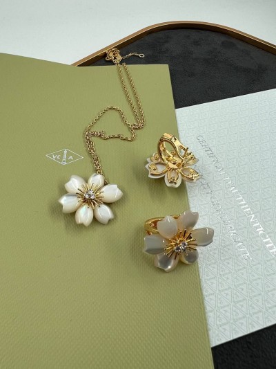 Кулон Van Cleef & Arpels