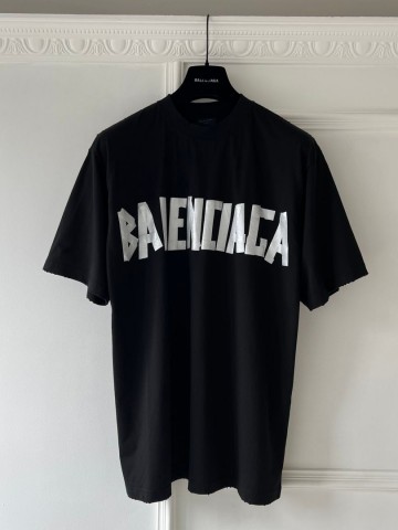 Футболка Balenciaga