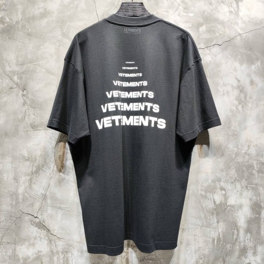 Футболка Vetements