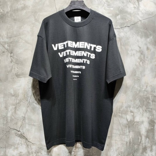 Футболка Vetements