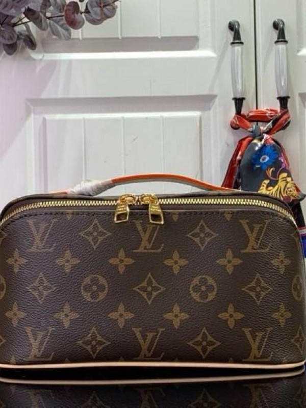 Несессер Louis Vuitton