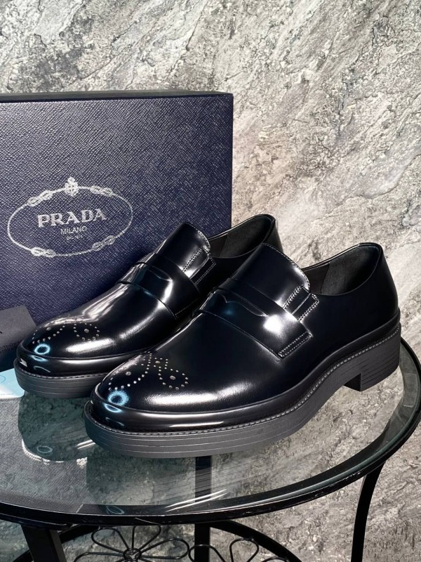 Лоферы Prada