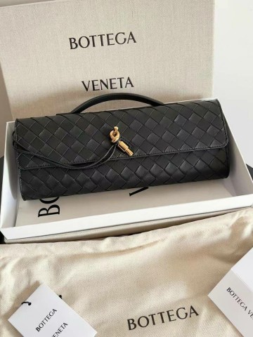 Клатч Bottega Veneta