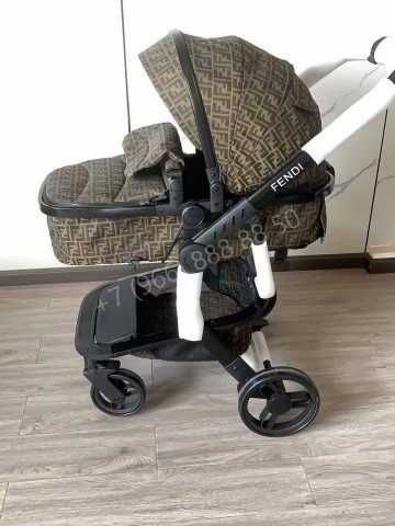 Коляска Fendi