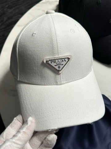 Кепка Prada