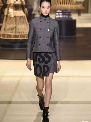Костюм Dior
