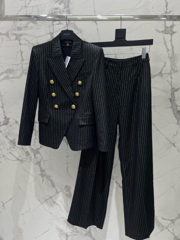 Костюм Balmain