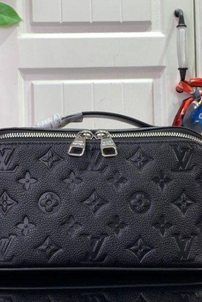 Косметичка Louis Vuitton