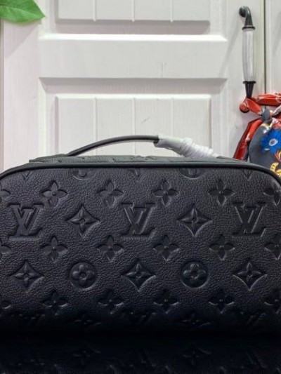 Косметичка Louis Vuitton