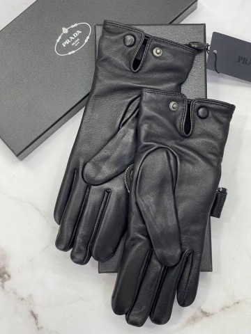 Перчатки Prada