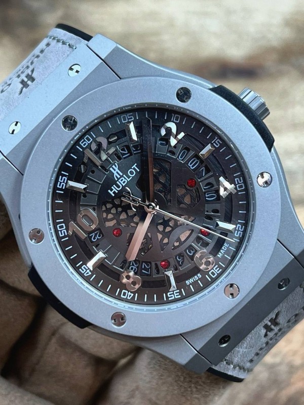 Часы Hublot