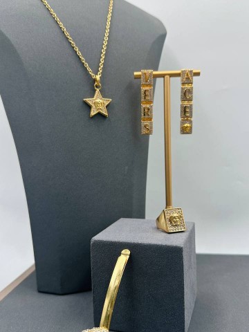 Кулон Versace