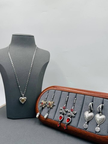 Серьги Alexander McQueen
