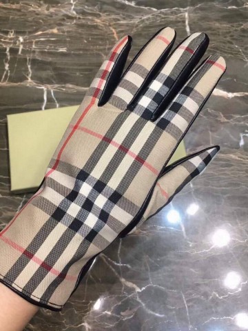 Перчатки Burberry