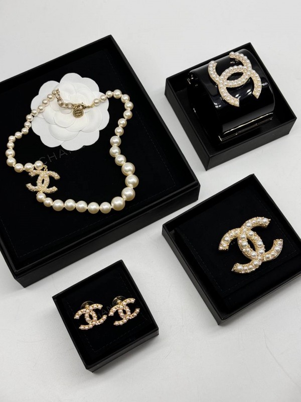 Серьги CHANEL