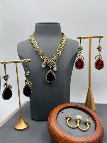 Колье Alexander McQueen