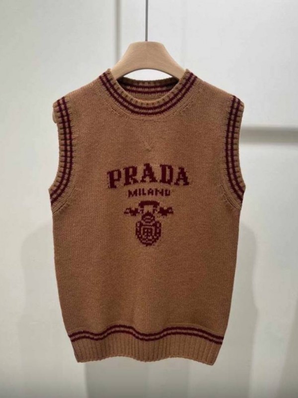 Жилет Prada