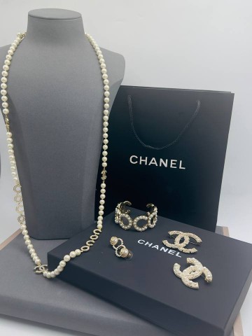 Бусы CHANEL