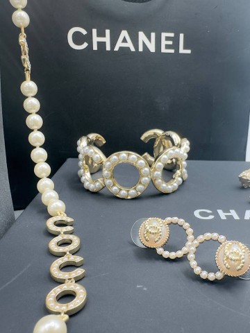 Серьги CHANEL