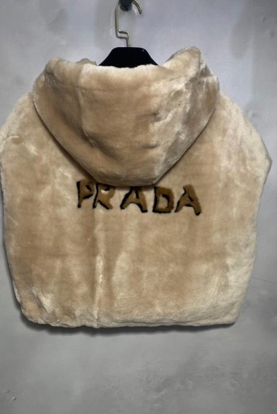 Жилет Prada