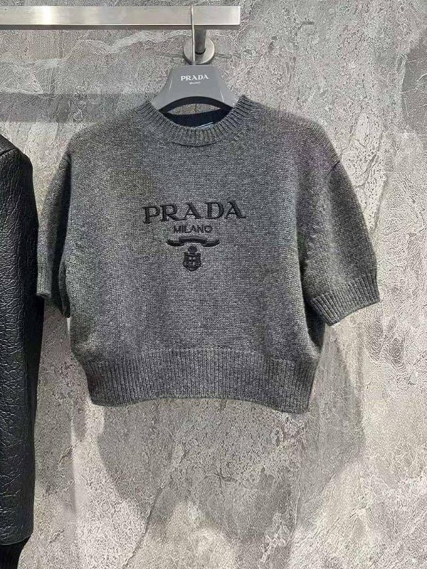 Кофта Prada