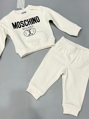 Костюм Moschino