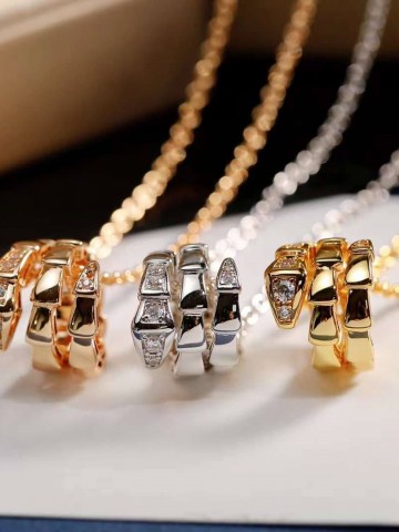 Кулон Bvlgari