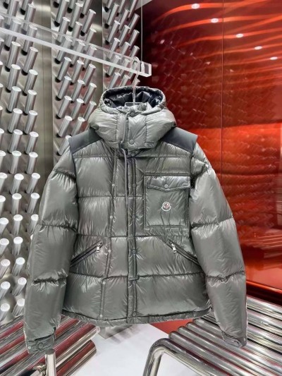 Пуховик Moncler