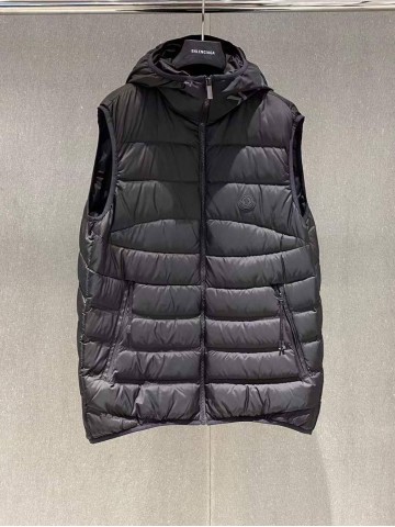 Безрукавка Moncler