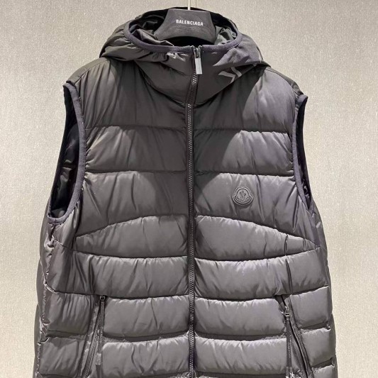 Безрукавка Moncler