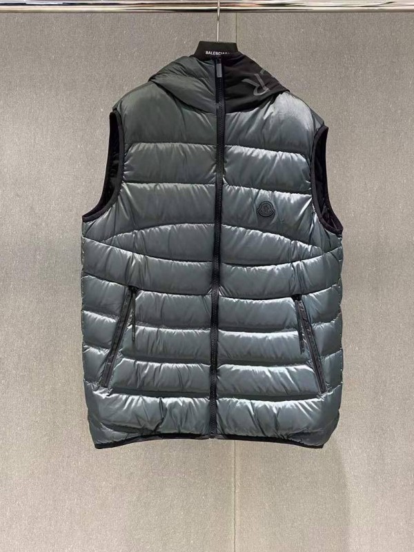 Безрукавка Moncler