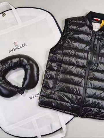Безрукавка Moncler