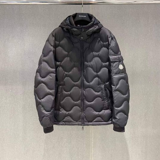 Пуховик Moncler