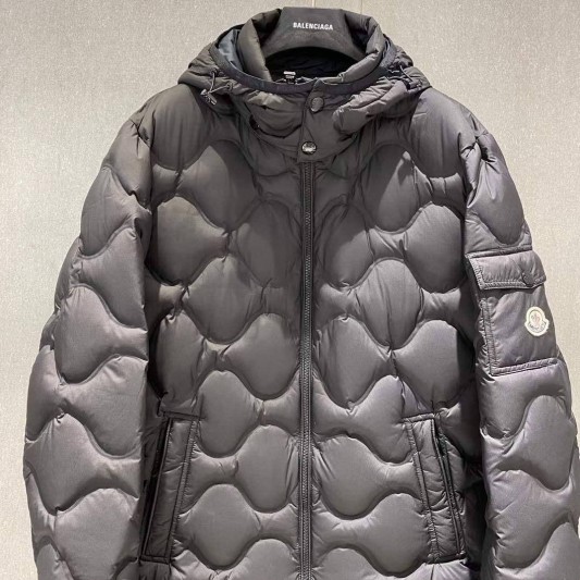 Пуховик Moncler